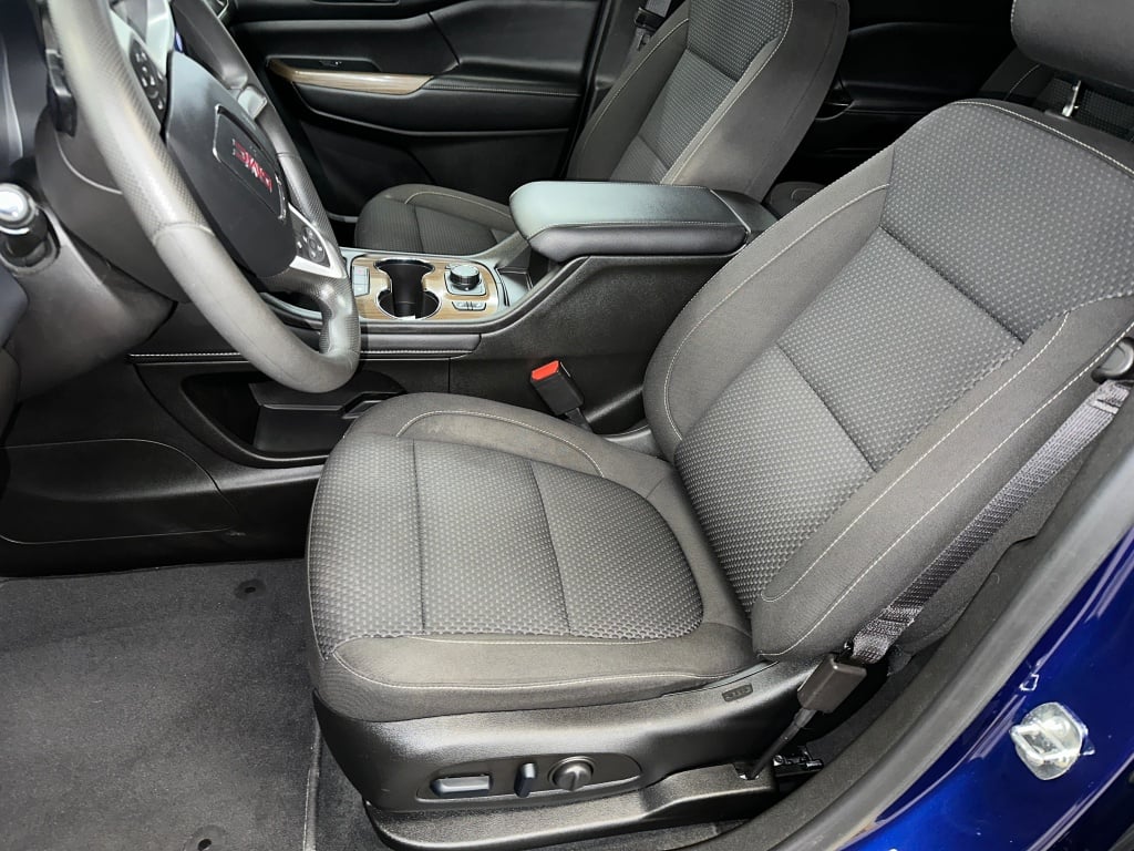 2023 Gmc Acadia SLE photo 2