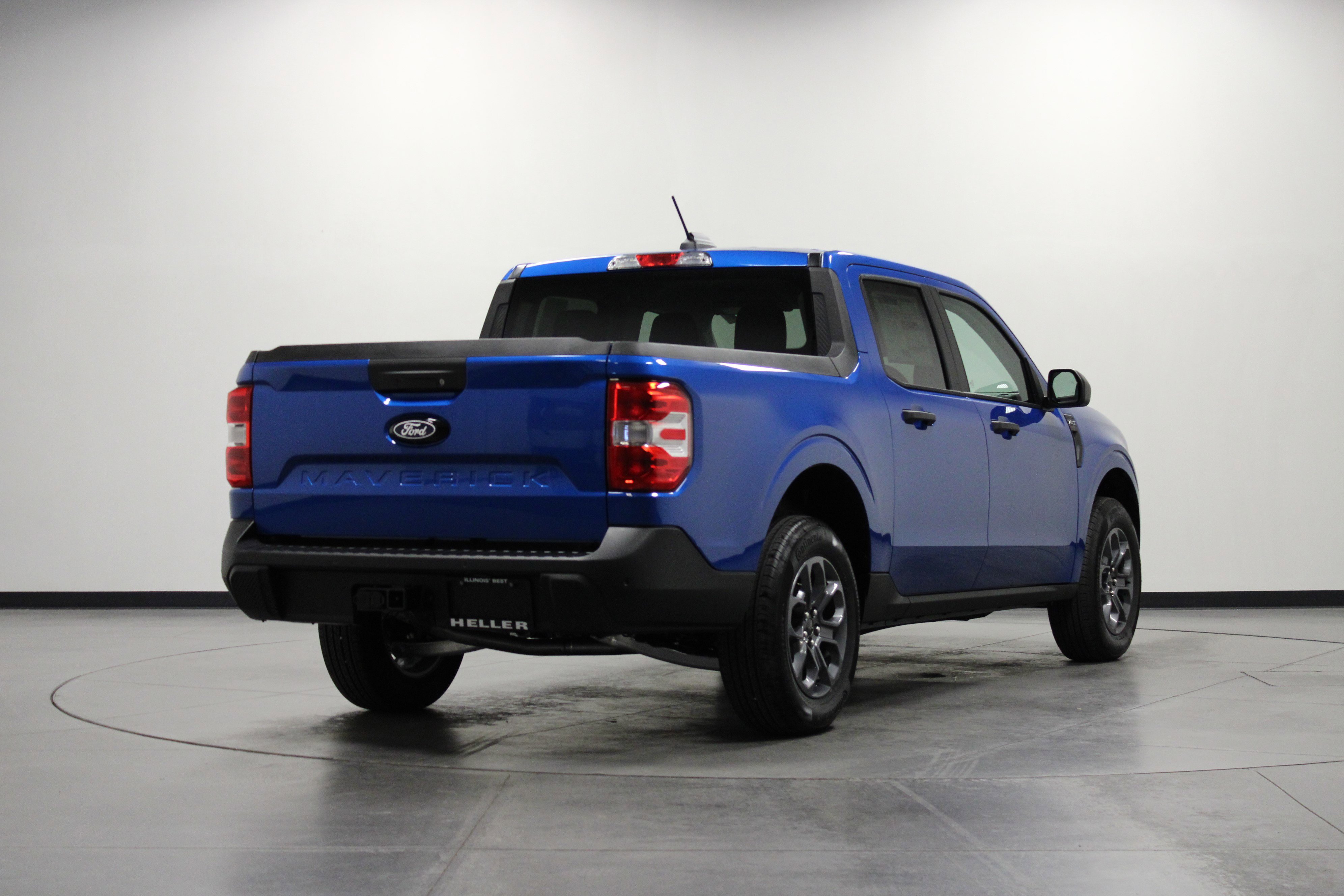 2025 Toyota RAV4 XLT photo 2