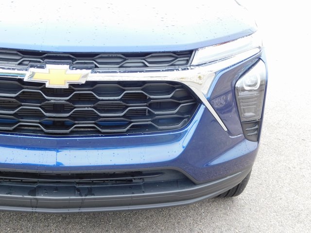 2024 Chevrolet Trax LS photo 9