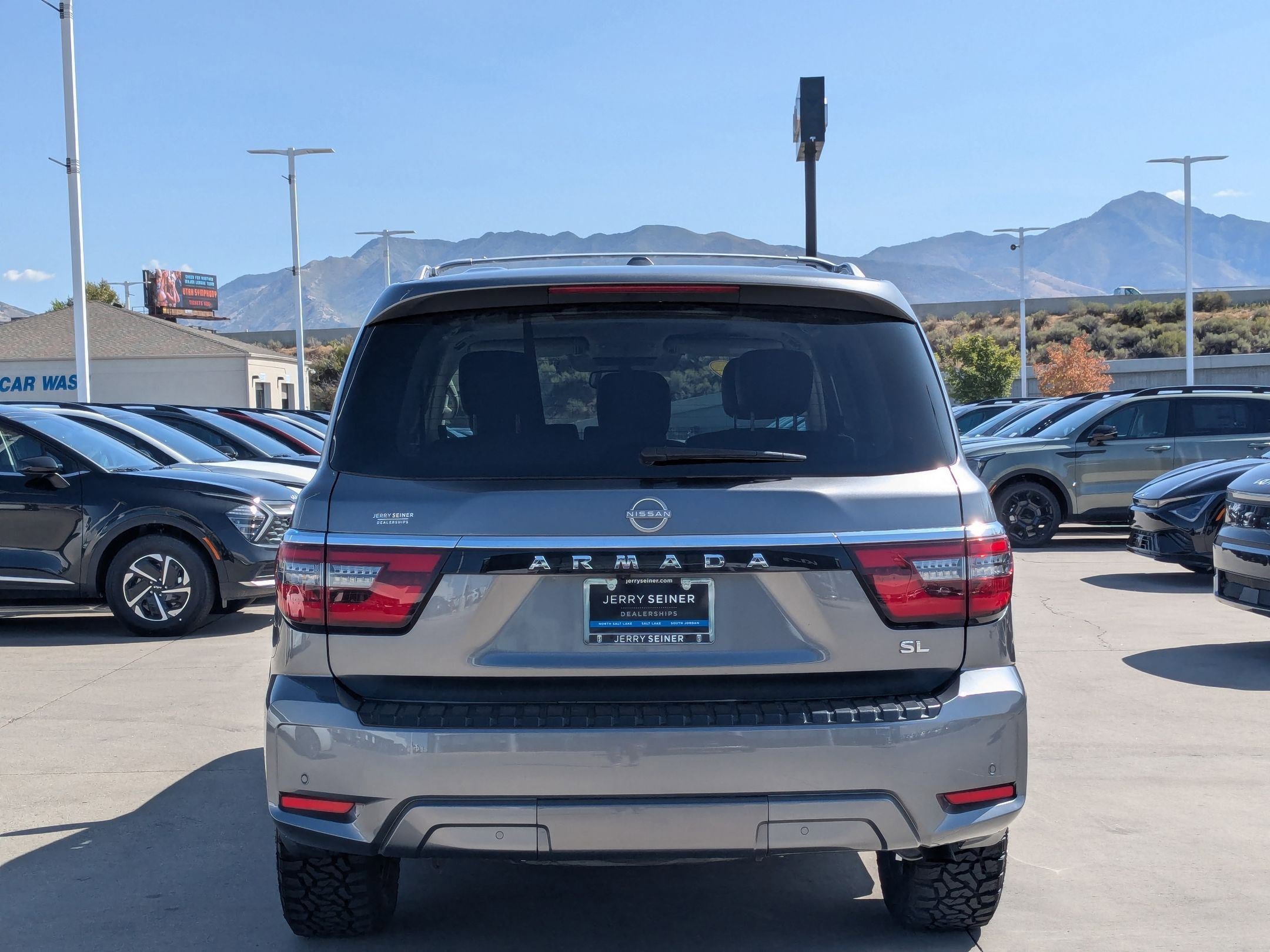 2024 Nissan Armada SL photo 4
