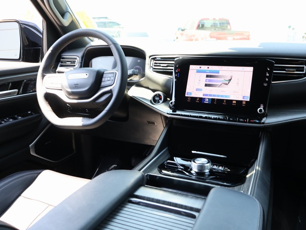 2024 Jeep Wagoneer Series II photo 13