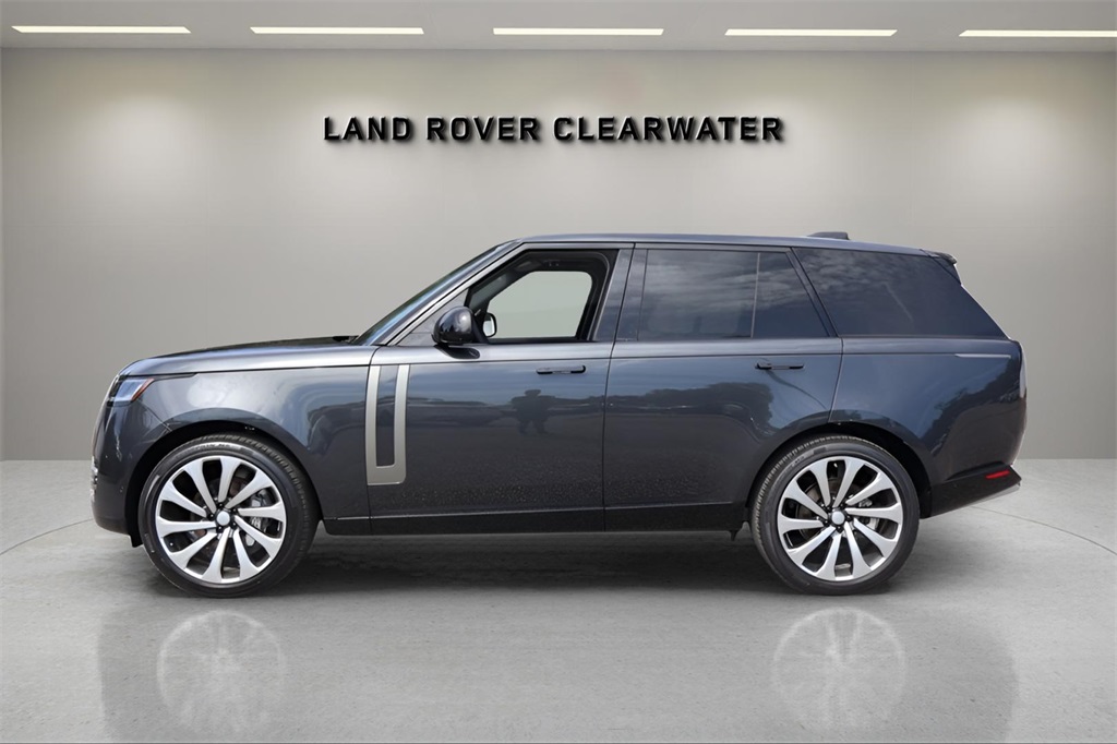 2025 Land Rover Range Rover SE photo 2