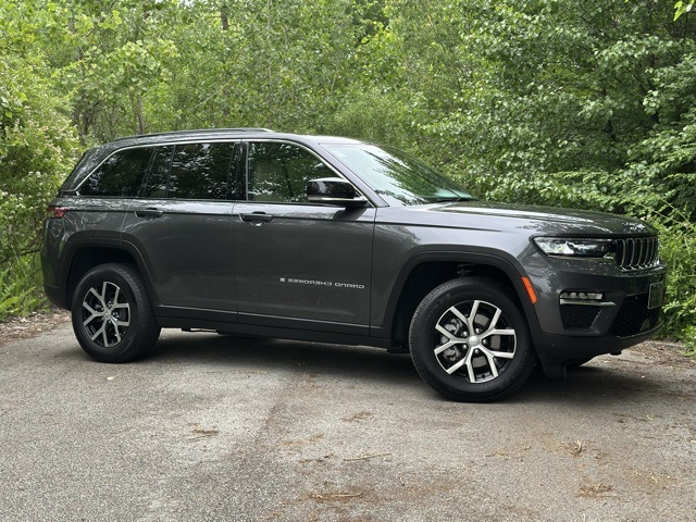 2024 Jeep Grand Cherokee Limited photo 4