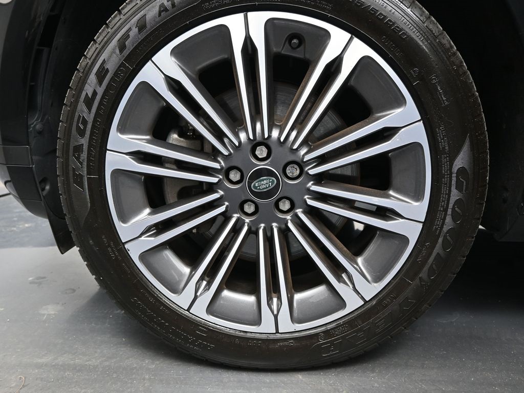 2024 Land Rover Range Rover Evoque S photo 6