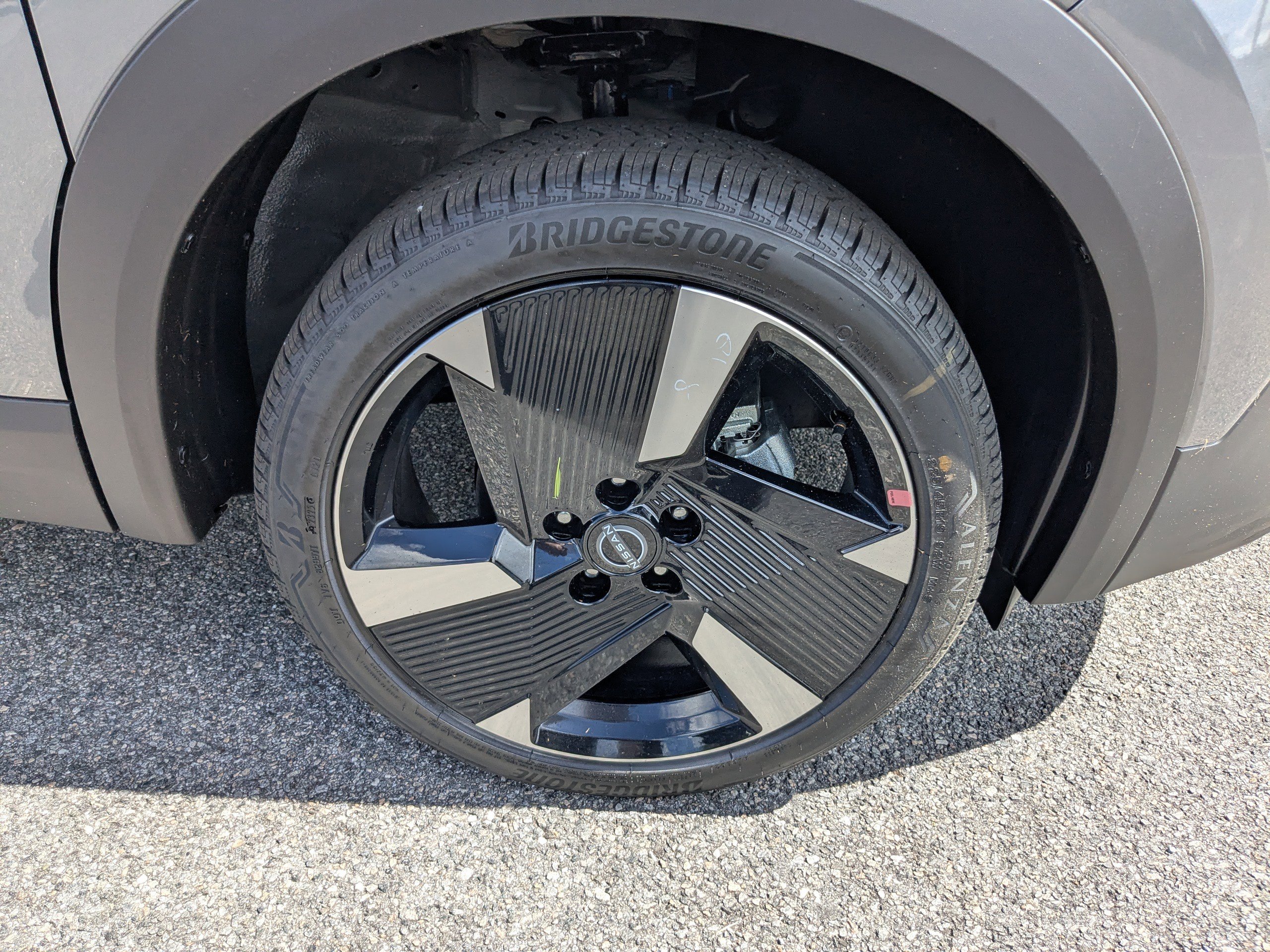 2025 Nissan Kicks SR photo 5