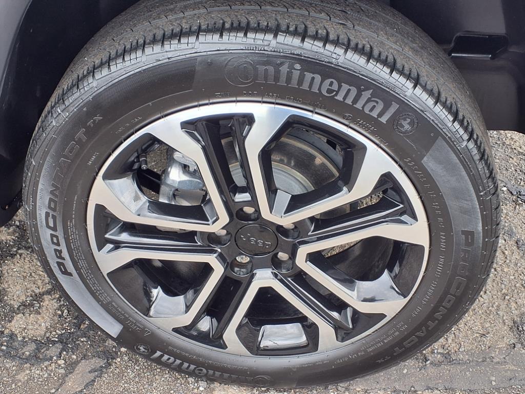 2022 Jeep Compass Limited photo 9