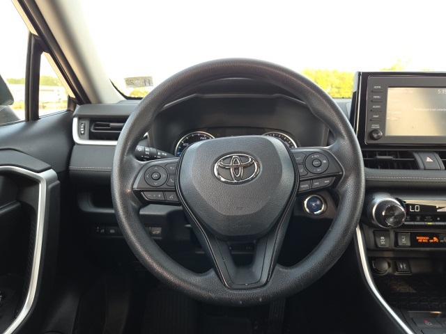 2019 Toyota RAV4 Hybrid XLE photo 11