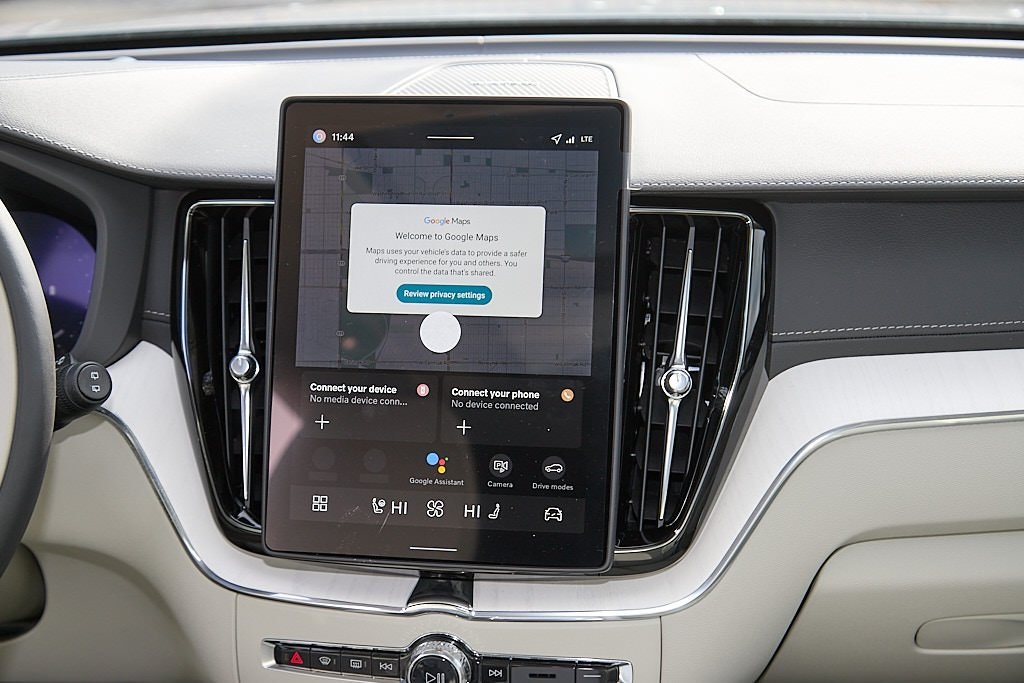 2026 VOLVO XC60 - Image 26