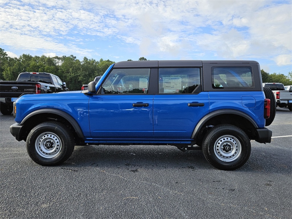 2025 Ford Bronco Base photo 4