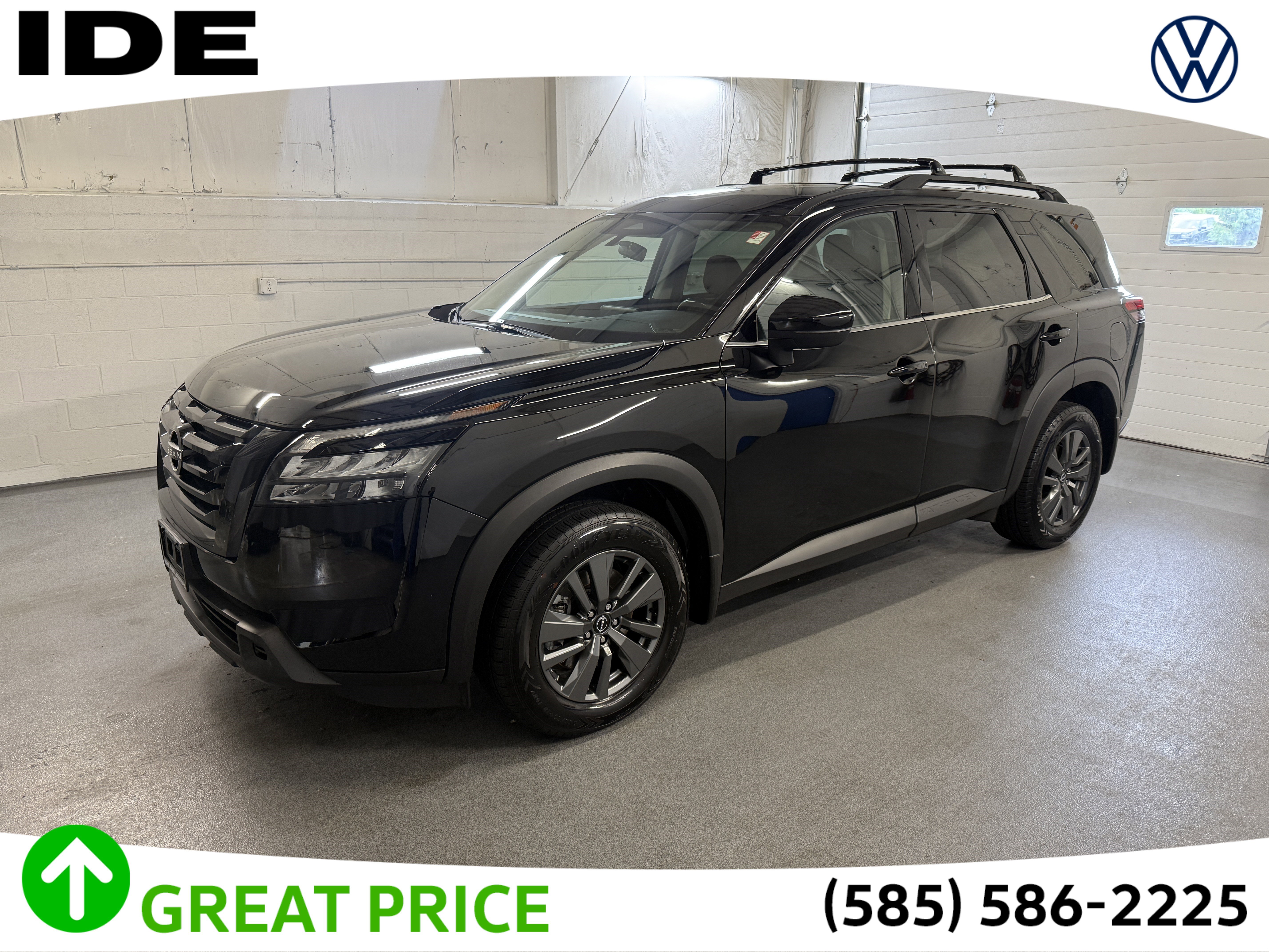 2024 Nissan Pathfinder SV's photo