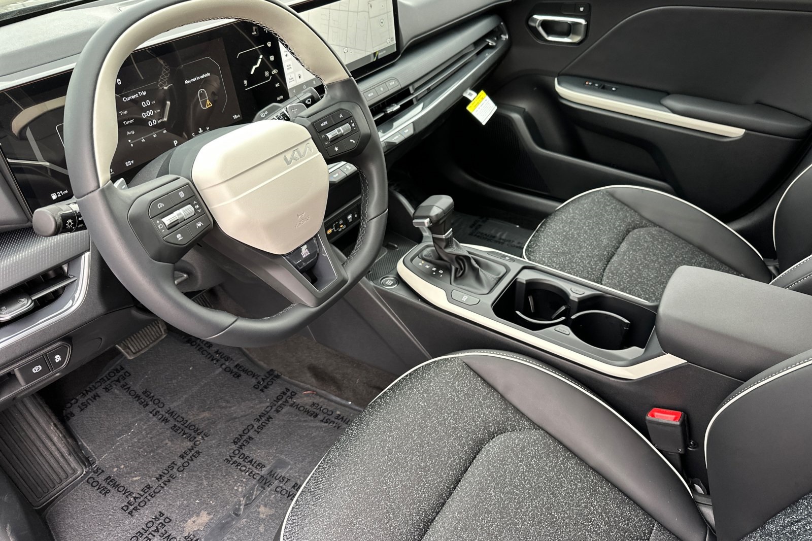 2025 Kia K4 GT-Line photo 5