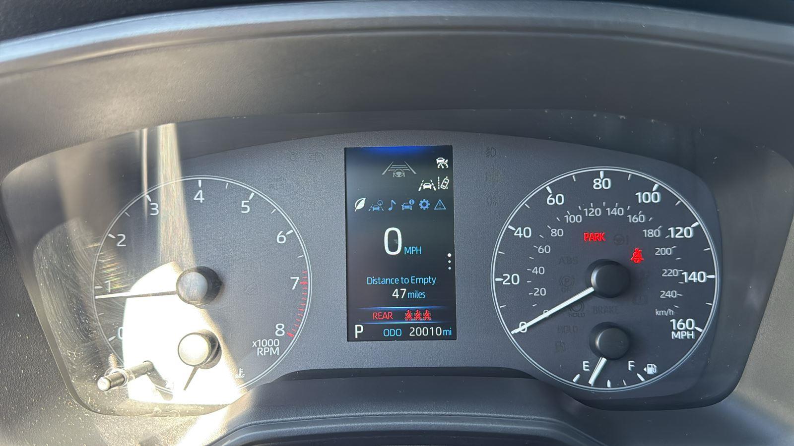 2024 Toyota Corolla Cross LE photo 13