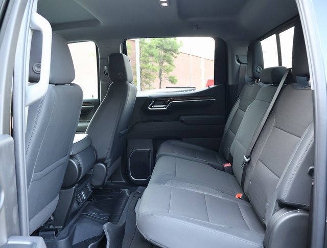 2025 Chevrolet Silverado 1500 LT photo 17