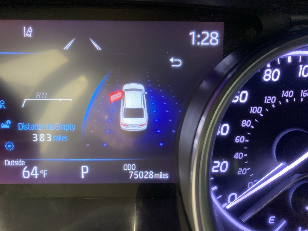 2020 Toyota Camry LE photo 23