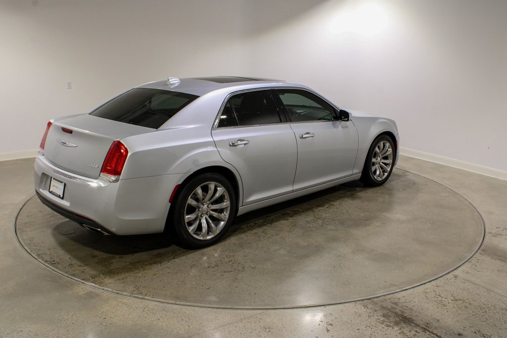 2020 Chrysler 300 Limited photo 5