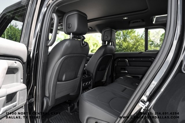 2025 Land Rover Defender 110 X-Dynamic SE photo 34