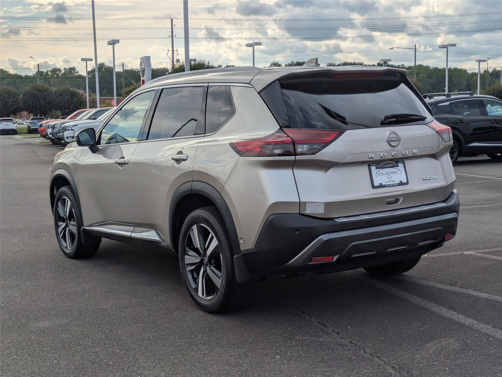 2022 Nissan Rogue SL photo 4