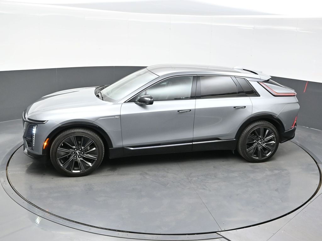 2024 Cadillac Lyriq Sport photo 25