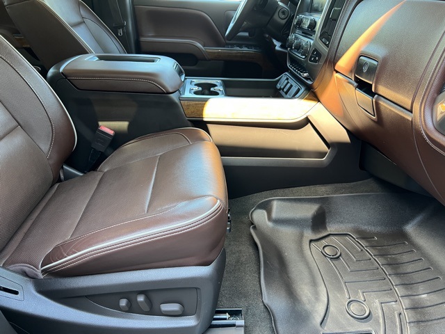 2016 Chevrolet Silverado 3500HD High Country photo 25