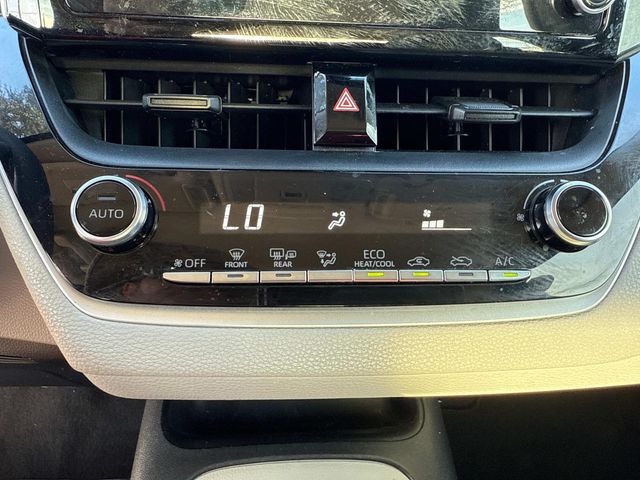2020 Toyota Corolla LE photo 27