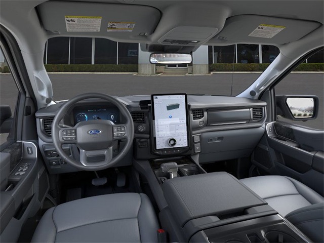 2025 Ford F-150 Lightning photo 9