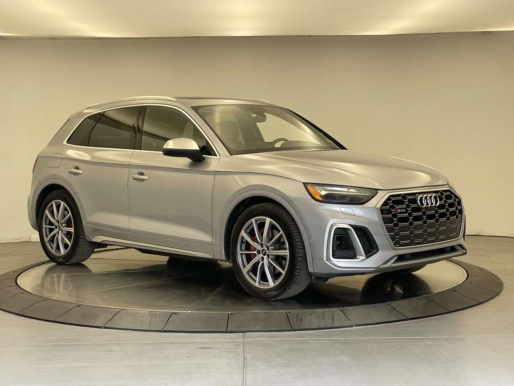 2023 Audi SQ5 Prestige photo 9