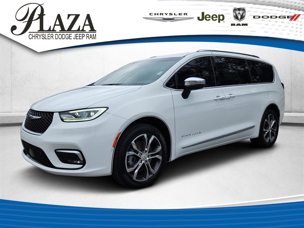 2026 Chrysler Pacifica Pinnacle's photo