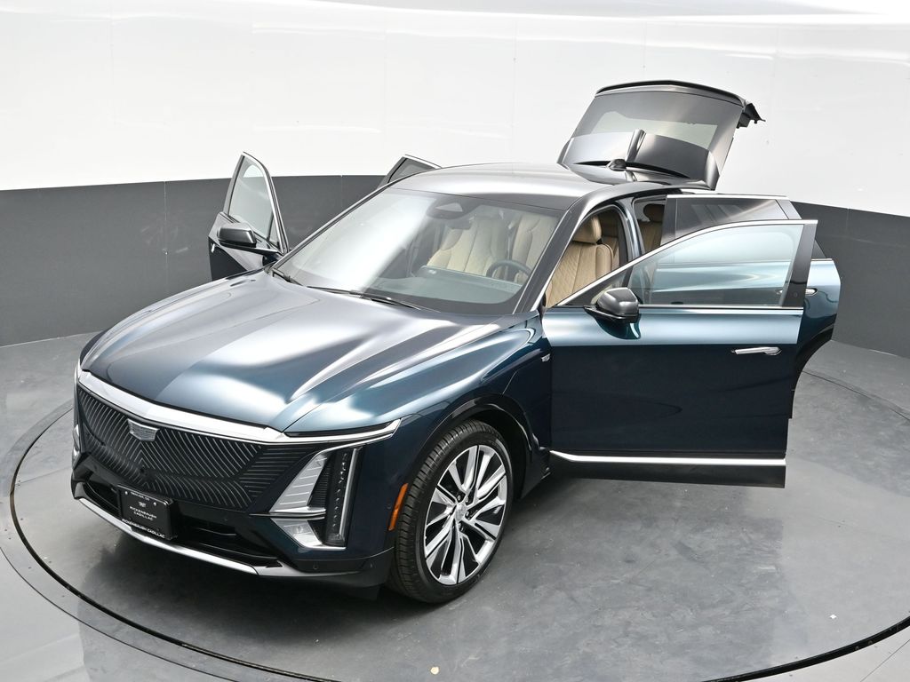 2025 Cadillac Lyriq Luxury photo 33