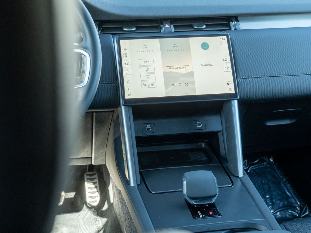2025 Land Rover Discovery Sport SE photo 19