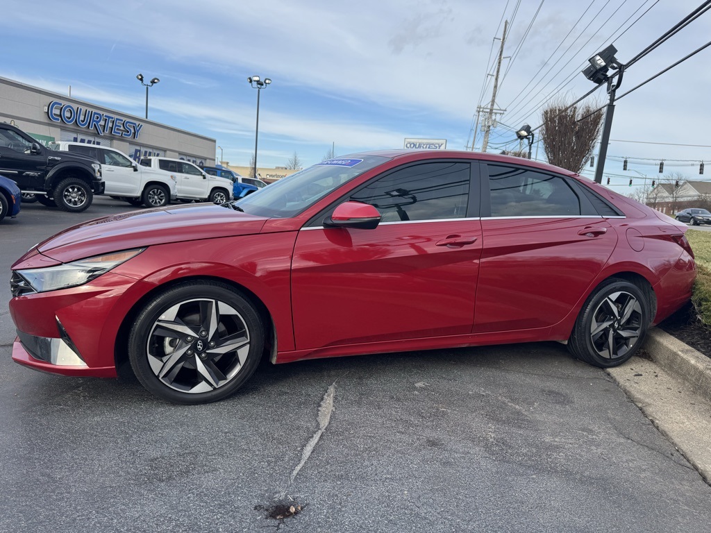 2021 Hyundai Elantra Limited's photo