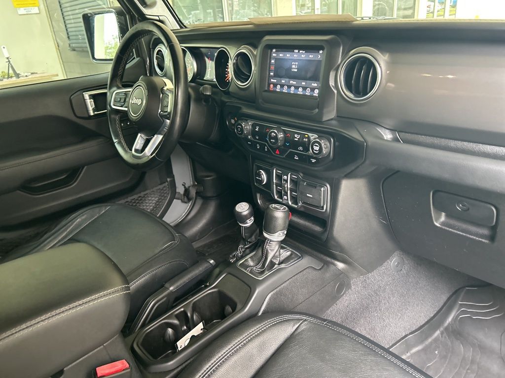 2021 Jeep Wrangler Unlimited Sahara photo 21