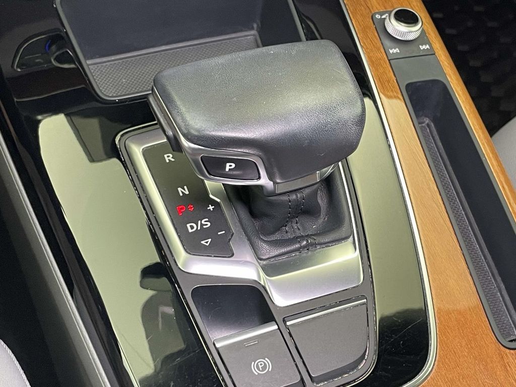 2022 Audi Q5 45 S line Premium photo 28