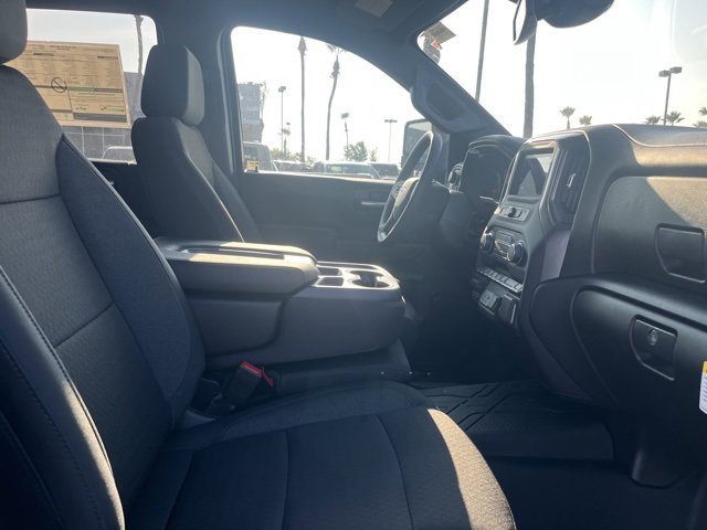 2025 Chevrolet Silverado 2500HD Custom photo 16