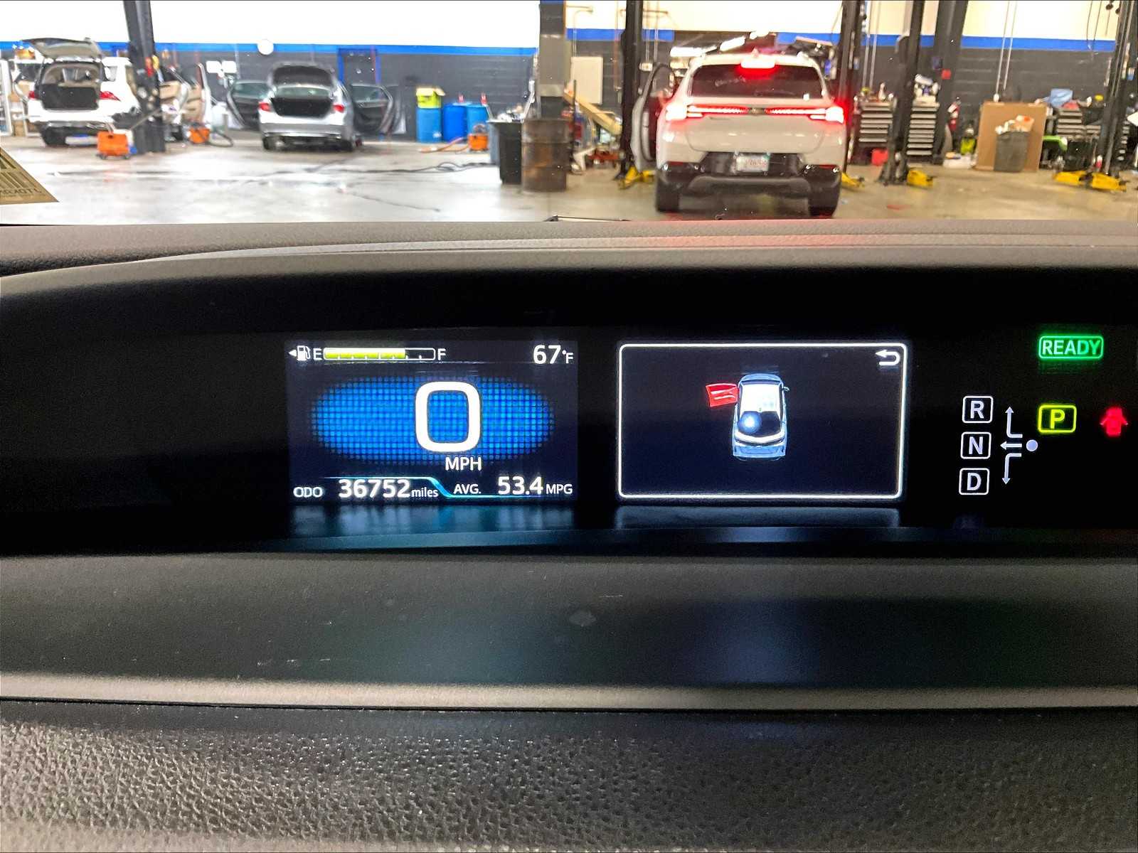 2021 Toyota Prius Prime LE photo 24