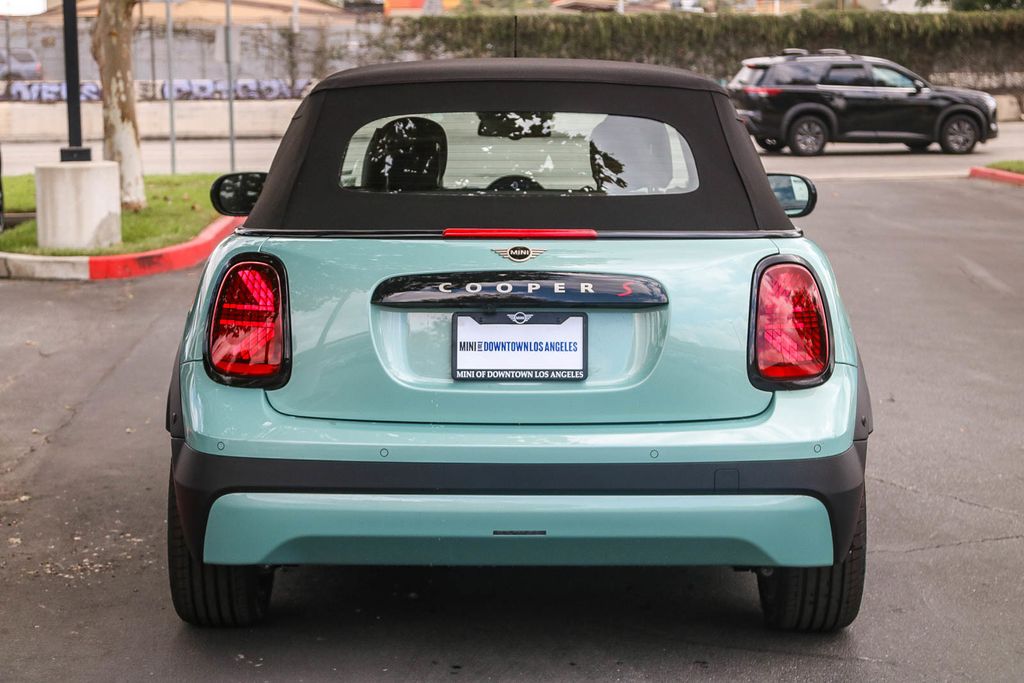2026 Mini Cooper Convertible Iconic photo 7