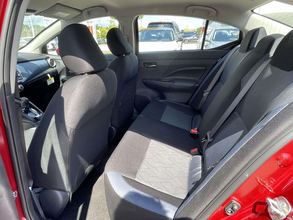 2025 Nissan Versa SV photo 11