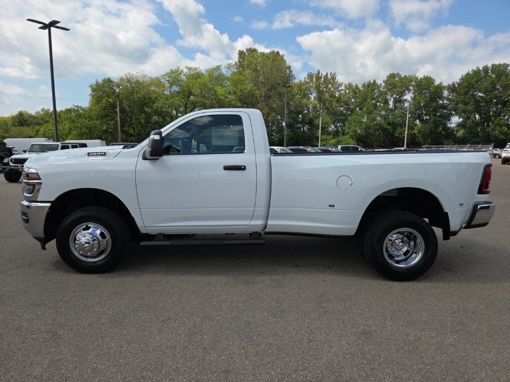 2026 Ram 3500 Tradesman photo 4