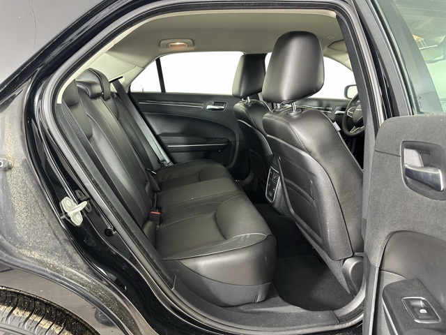 2023 Chrysler 300 Touring L photo 14