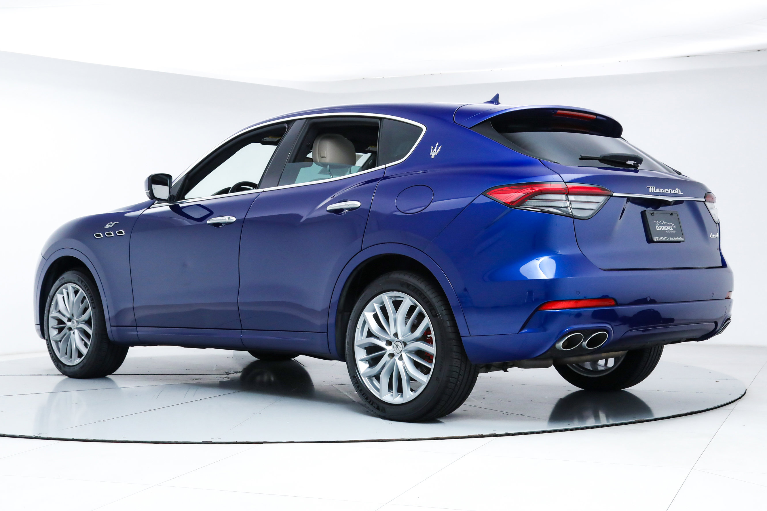 2022 Maserati Levante GT photo 3