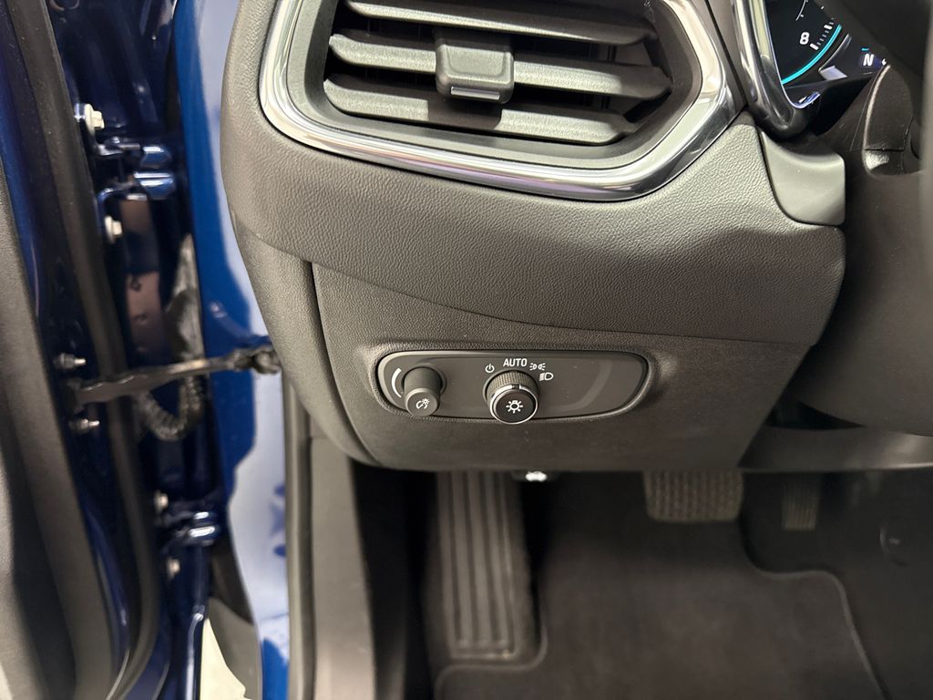2022 Chevrolet Equinox LT photo 13