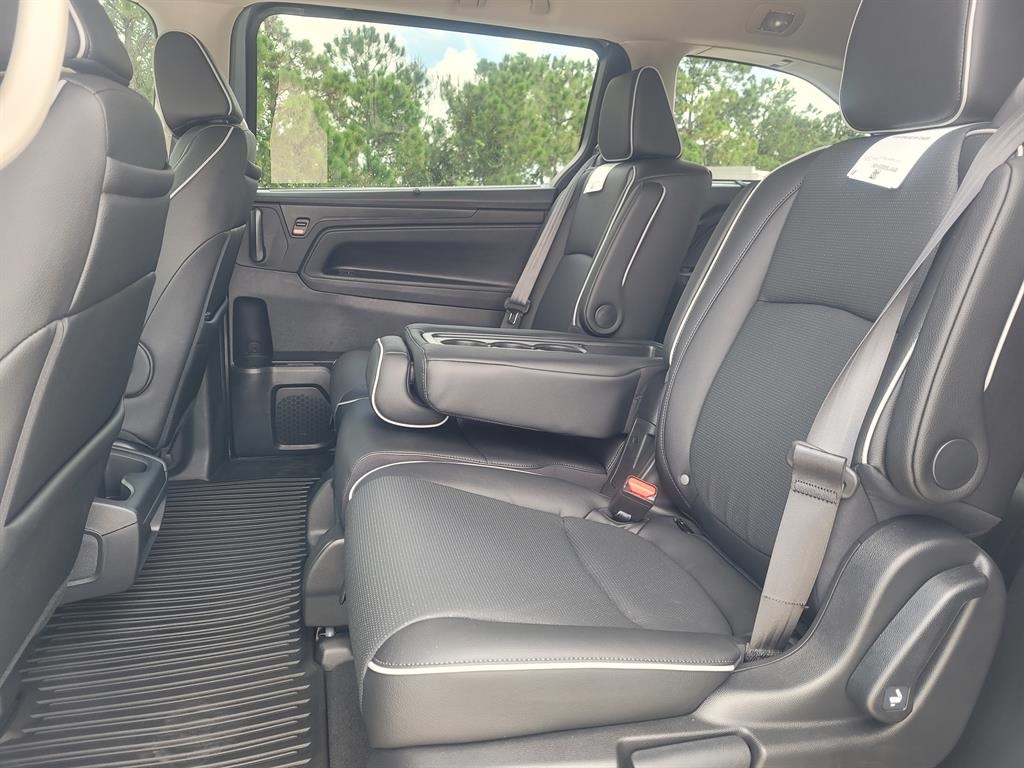 2026 Honda Odyssey Elite photo 14