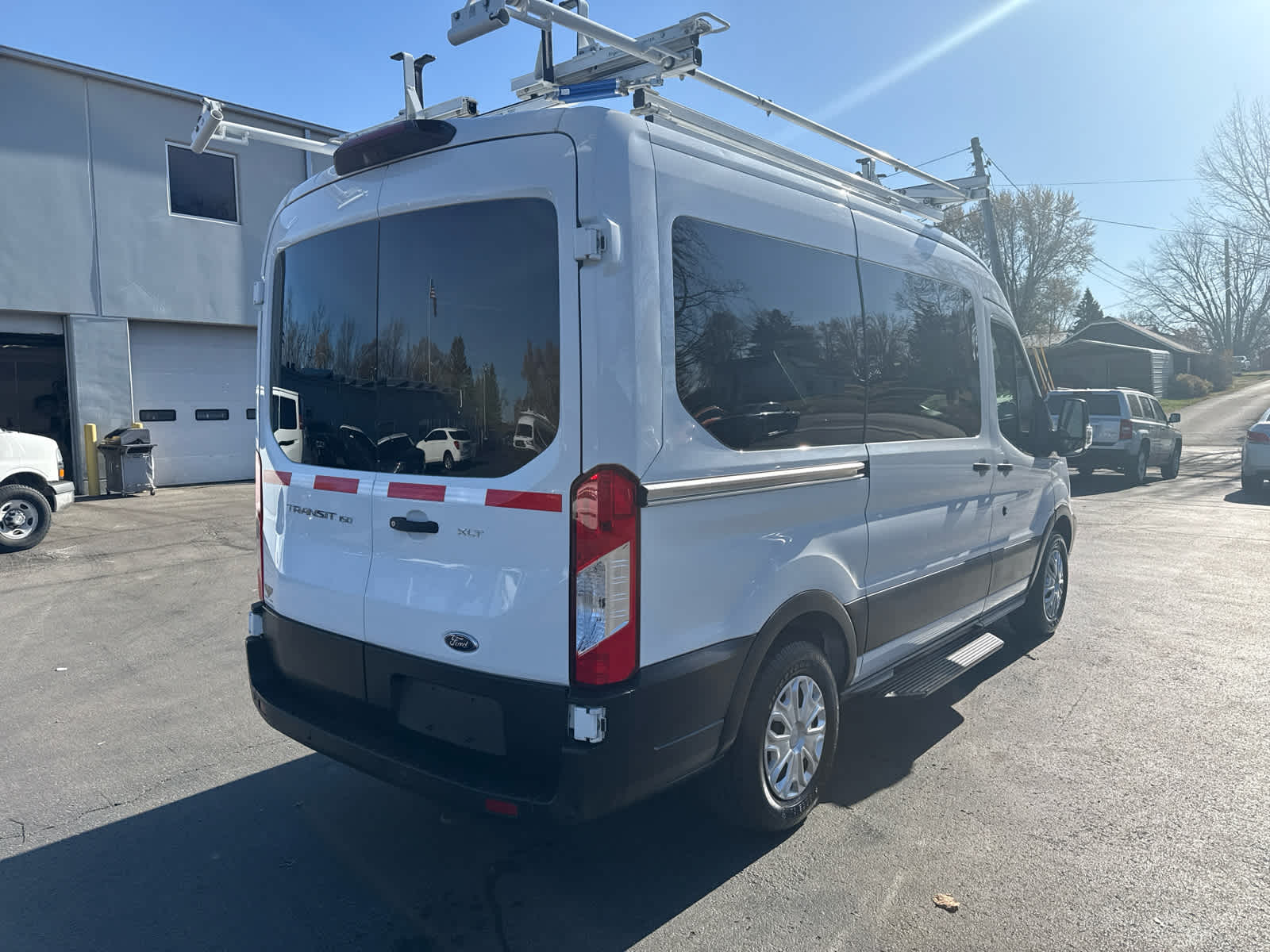 2019 Ford Transit Passenger XLT photo 3