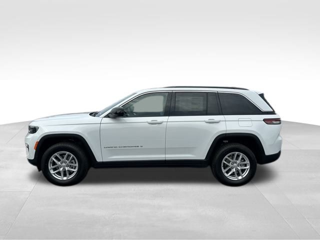 2025 Jeep Grand Cherokee Laredo X photo 2