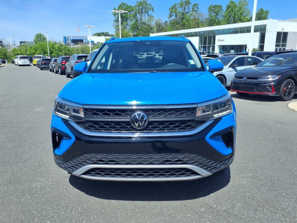 2024 Volkswagen Taos SE photo 2