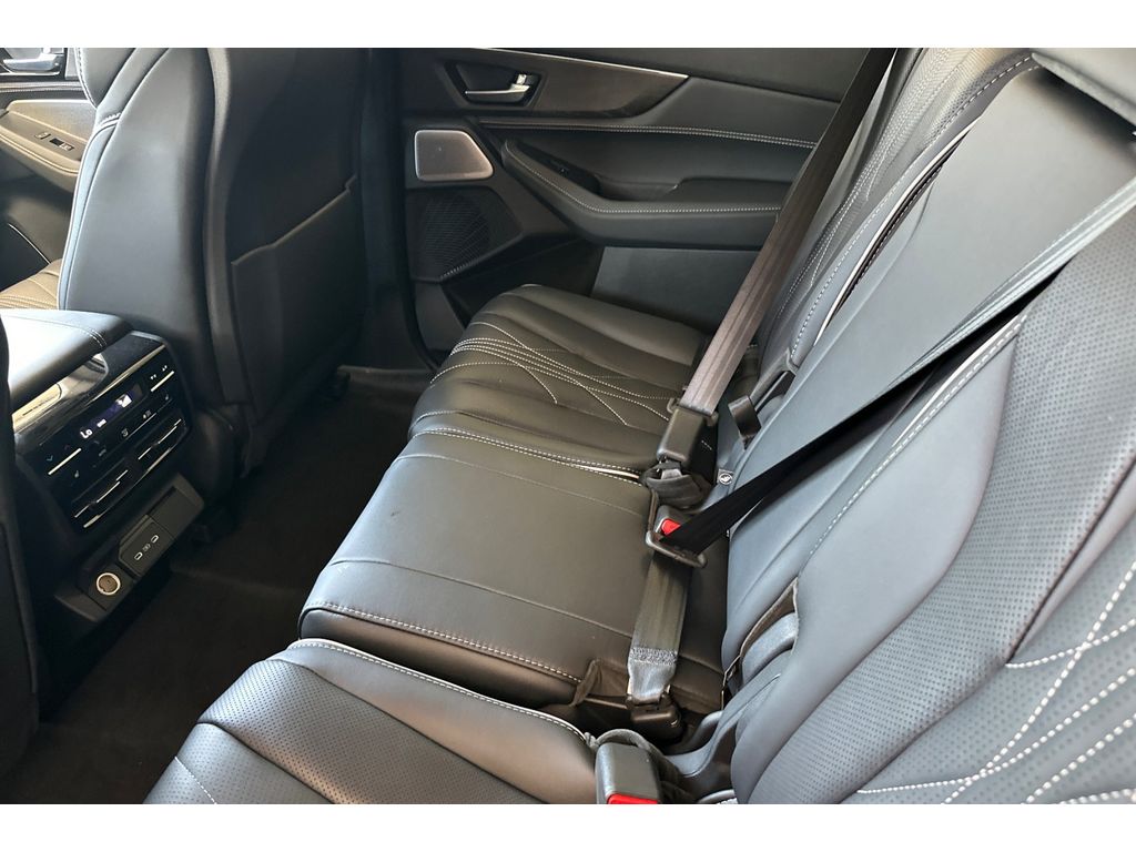 2026 Acura MDX SH-AWD Advance photo 10