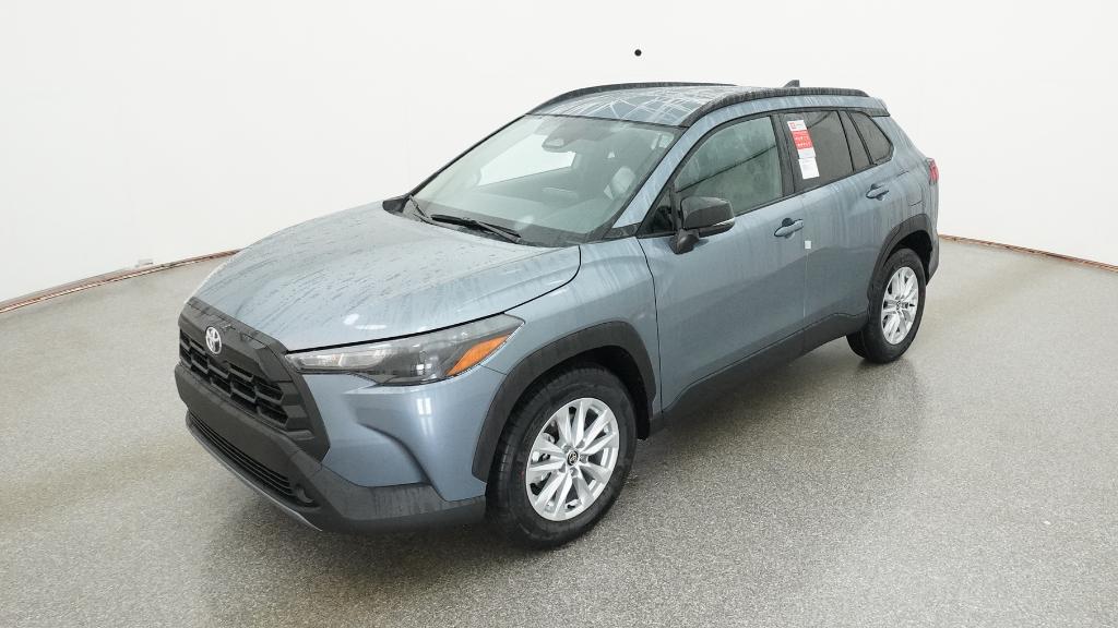 2026 Toyota Corolla Cross LE's photo