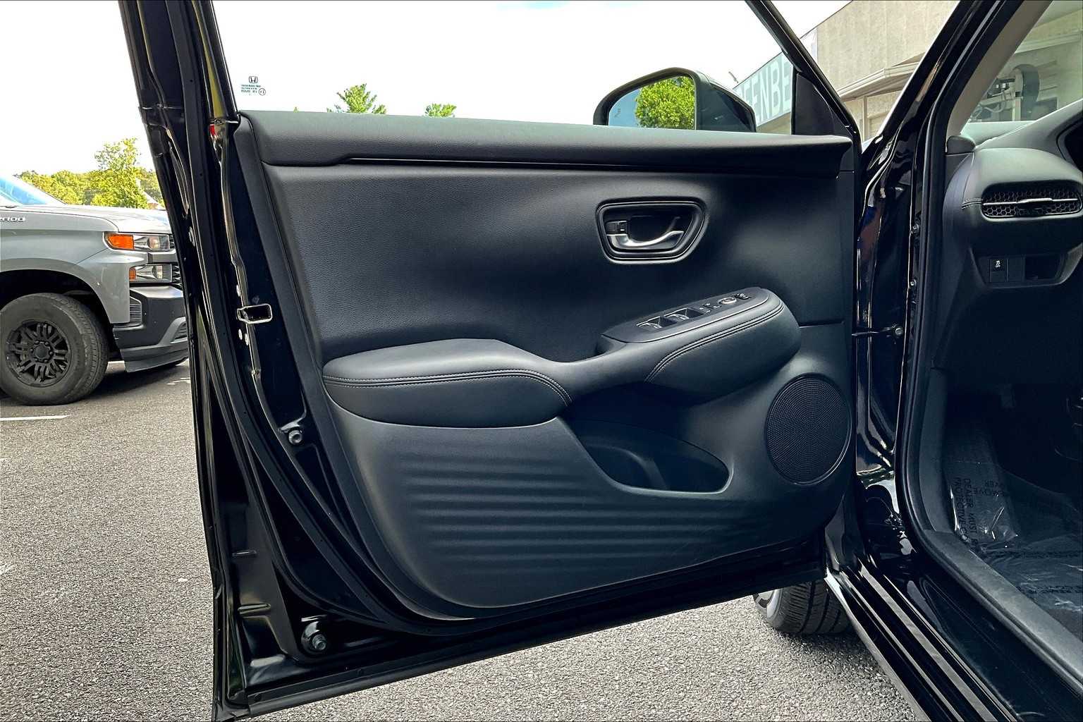 2023 Honda HR-V EX-L photo 40