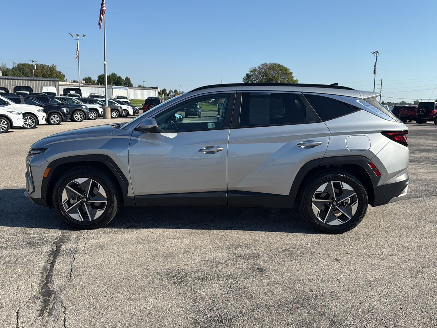 2025 Hyundai Tucson SEL photo 3