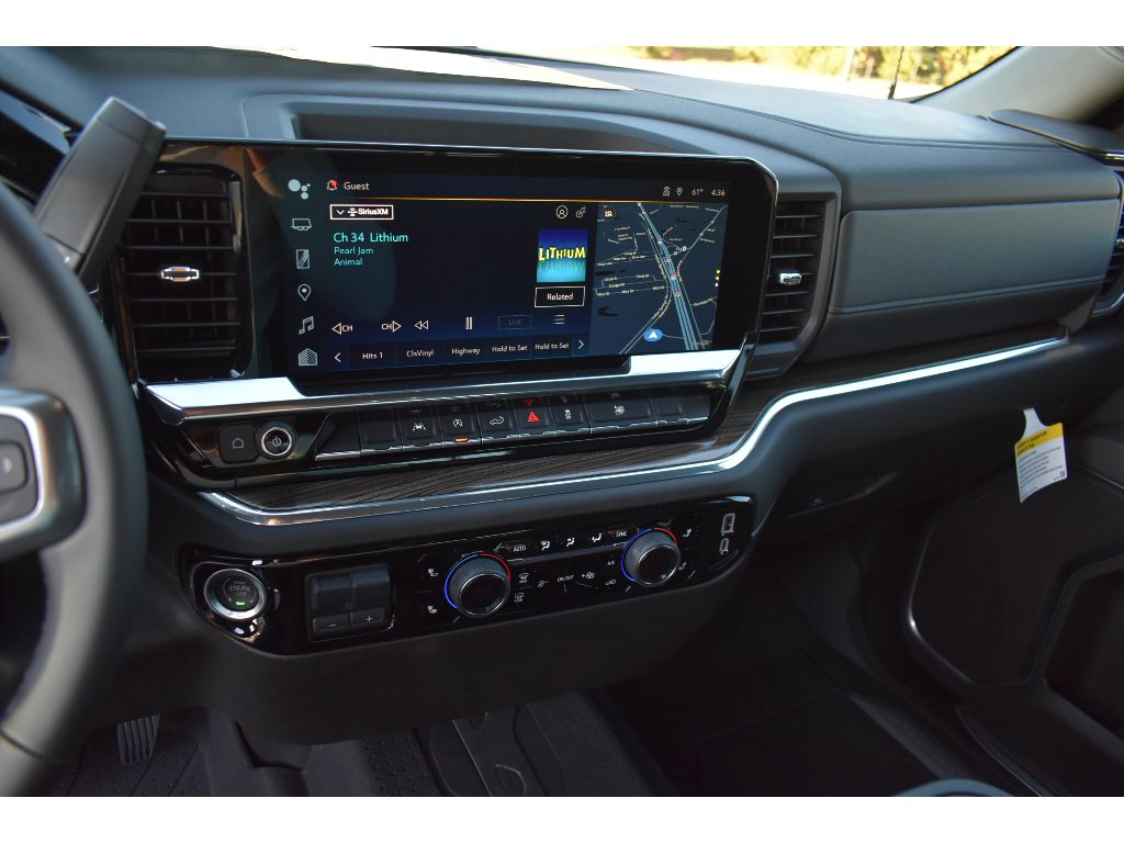 2025 Chevrolet Silverado 1500 LT photo 26