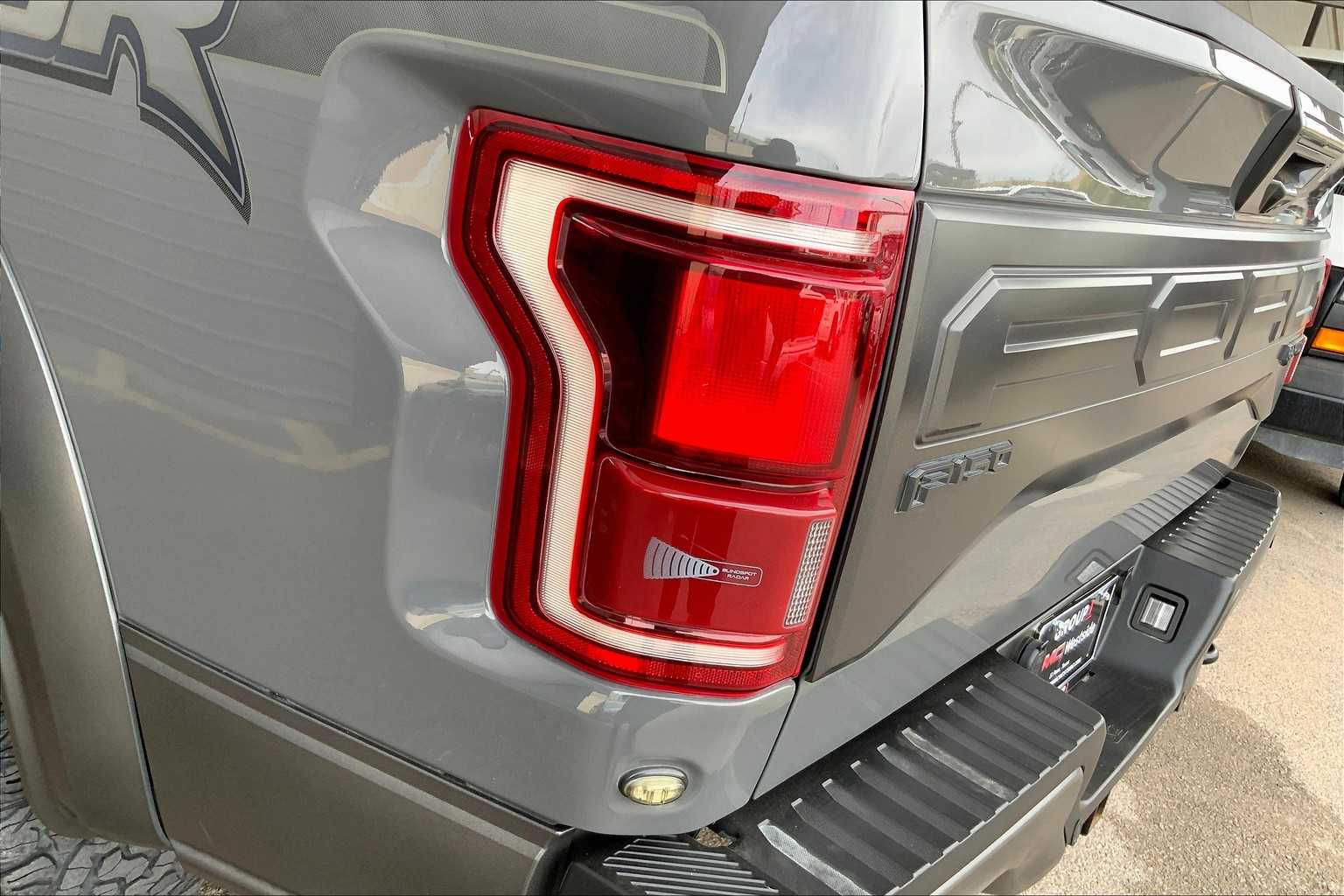 2018 Ford F-150 Raptor photo 25